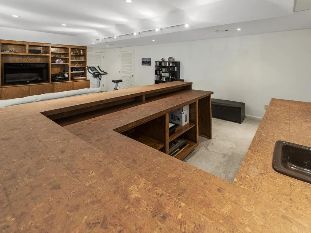 300 Idlewood Court, Sandy Springs, Georgia 30327, 4 Bedrooms Bedrooms, ,3 BathroomsBathrooms,Residential,Sold,300 Idlewood Court,6841303