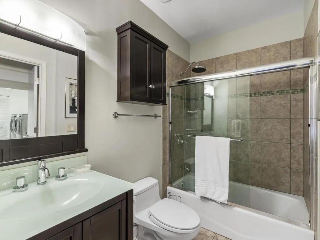 300 Idlewood Court, Sandy Springs, Georgia 30327, 4 Bedrooms Bedrooms, ,3 BathroomsBathrooms,Residential,Sold,300 Idlewood Court,6841303