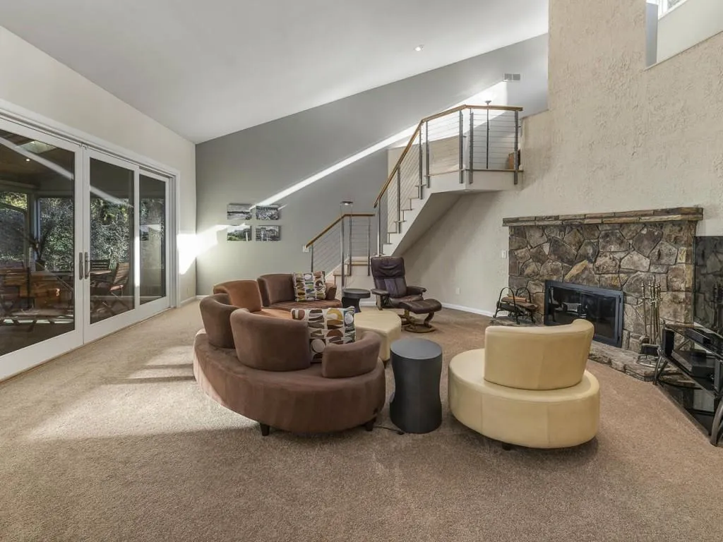 300 Idlewood Court, Sandy Springs, Georgia 30327, 4 Bedrooms Bedrooms, ,3 BathroomsBathrooms,Residential,Sold,300 Idlewood Court,6841303