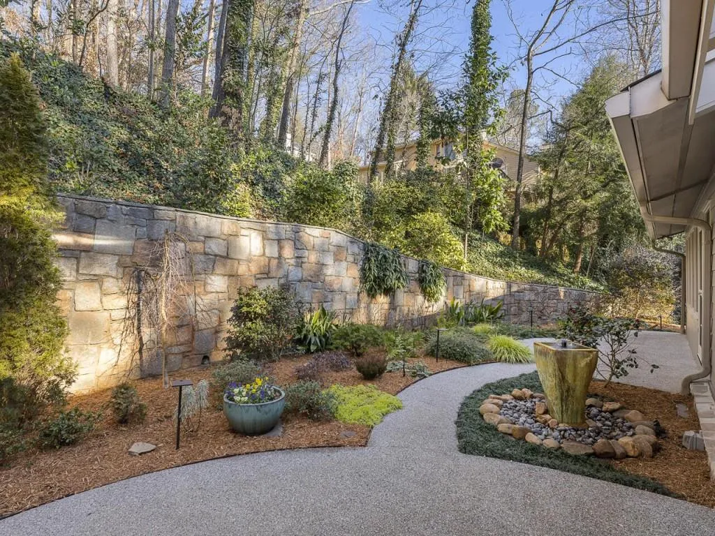 300 Idlewood Court, Sandy Springs, Georgia 30327, 4 Bedrooms Bedrooms, ,3 BathroomsBathrooms,Residential,Sold,300 Idlewood Court,6841303