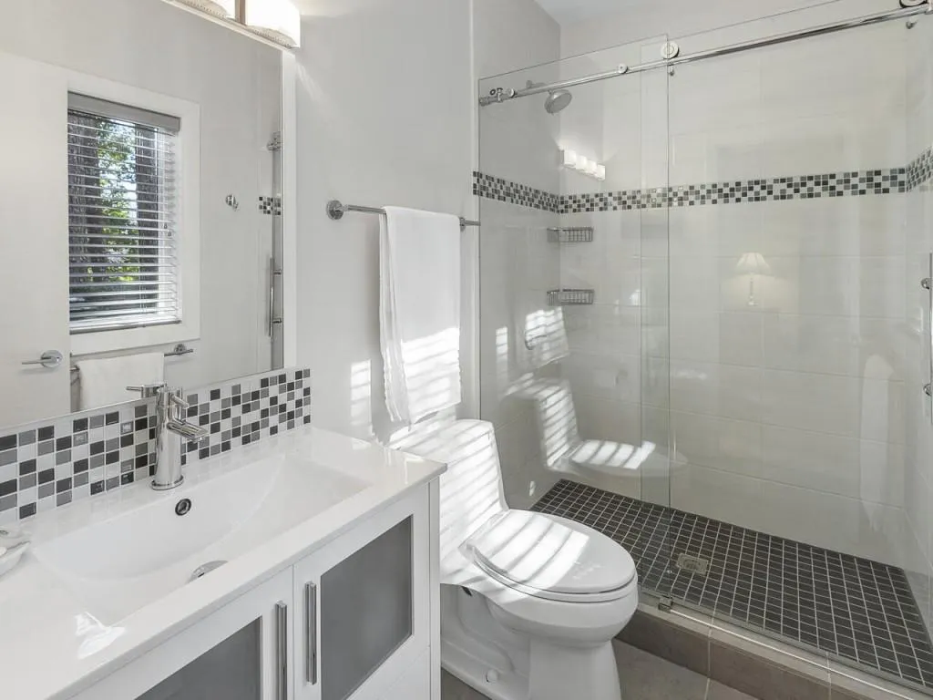 300 Idlewood Court, Sandy Springs, Georgia 30327, 4 Bedrooms Bedrooms, ,3 BathroomsBathrooms,Residential,Sold,300 Idlewood Court,6841303