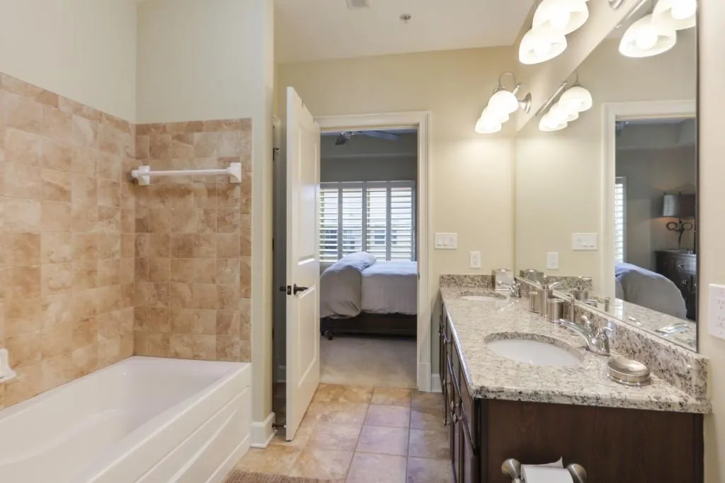 200 River Vista Drive Unit 724, Atlanta, Georgia 30339, 2 Bedrooms Bedrooms, ,2 BathroomsBathrooms,Residential,Sold,200 River Vista Drive Unit 724,6107302