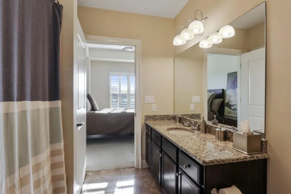 200 River Vista Drive Unit 724, Atlanta, Georgia 30339, 2 Bedrooms Bedrooms, ,2 BathroomsBathrooms,Residential,Sold,200 River Vista Drive Unit 724,6107302