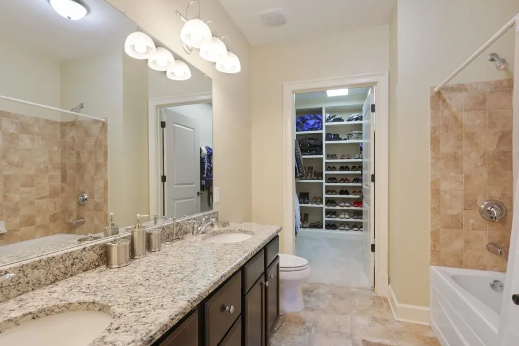 200 River Vista Drive Unit 724, Atlanta, Georgia 30339, 2 Bedrooms Bedrooms, ,2 BathroomsBathrooms,Residential,Sold,200 River Vista Drive Unit 724,6107302