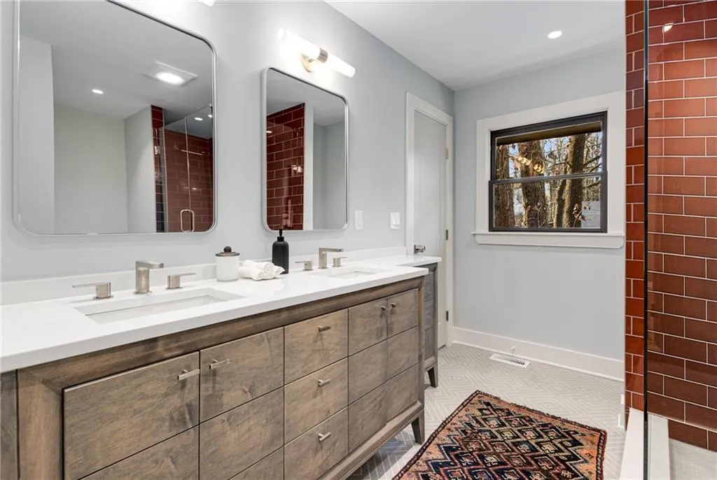 110 Maryeanna Drive, Atlanta, Georgia 30342, 4 Bedrooms Bedrooms, ,3 BathroomsBathrooms,Residential,Sold,110 Maryeanna Drive,7511690