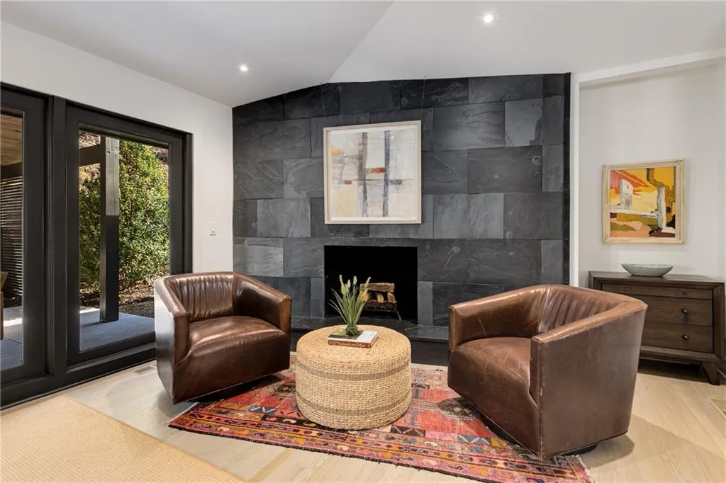 110 Maryeanna Drive, Atlanta, Georgia 30342, 4 Bedrooms Bedrooms, ,3 BathroomsBathrooms,Residential,Sold,110 Maryeanna Drive,7511690