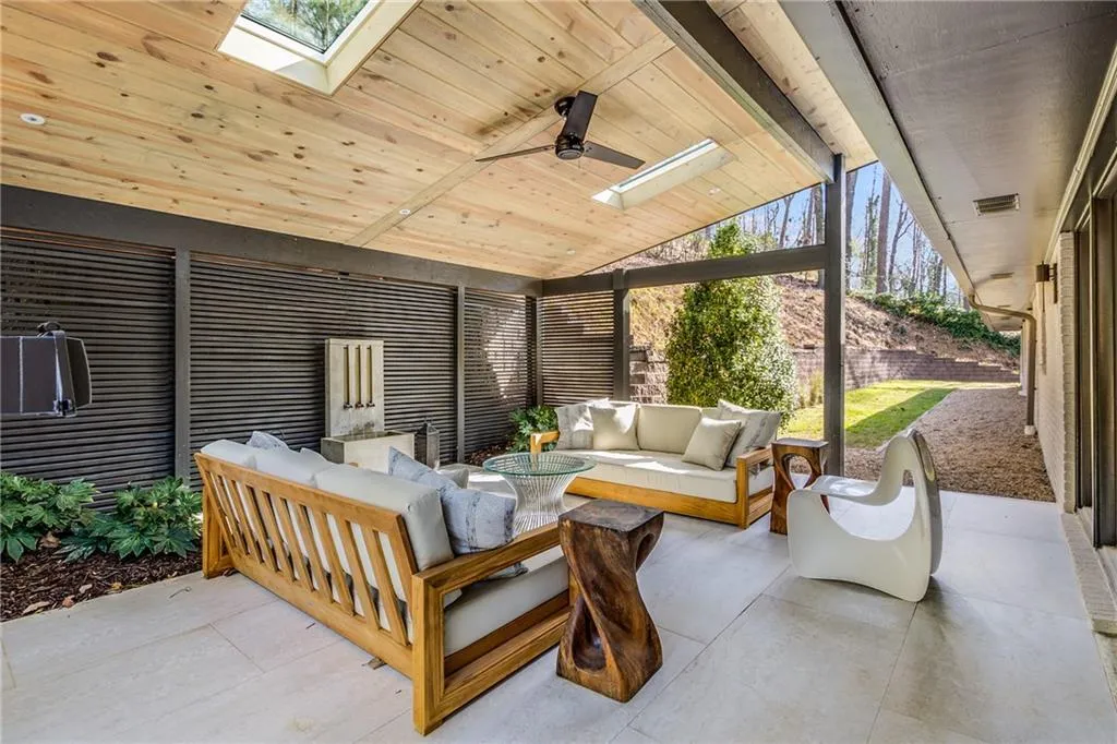 Outdoor covered patio