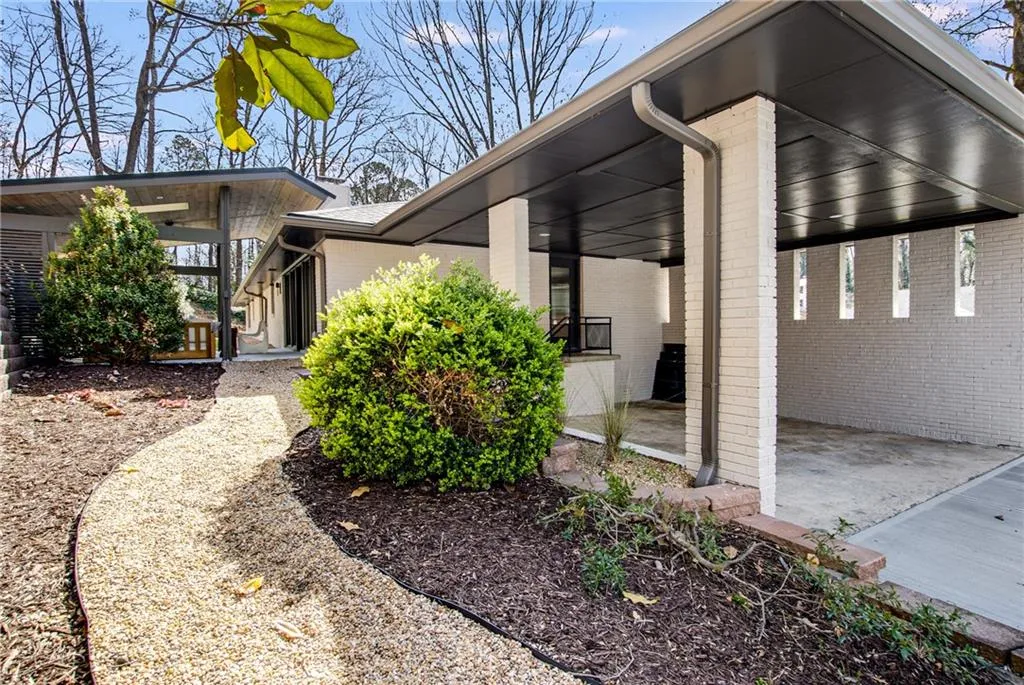 110 Maryeanna Drive, Atlanta, Georgia 30342, 4 Bedrooms Bedrooms, ,3 BathroomsBathrooms,Residential,Sold,110 Maryeanna Drive,7511690