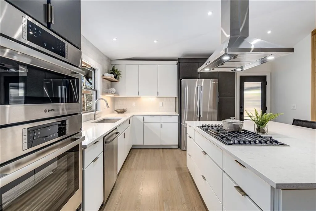 110 Maryeanna Drive, Atlanta, Georgia 30342, 4 Bedrooms Bedrooms, ,3 BathroomsBathrooms,Residential,Sold,110 Maryeanna Drive,7511690