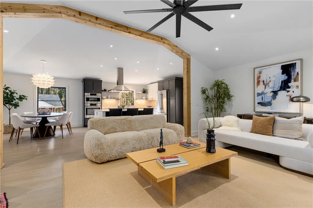 110 Maryeanna Drive, Atlanta, Georgia 30342, 4 Bedrooms Bedrooms, ,3 BathroomsBathrooms,Residential,Sold,110 Maryeanna Drive,7511690