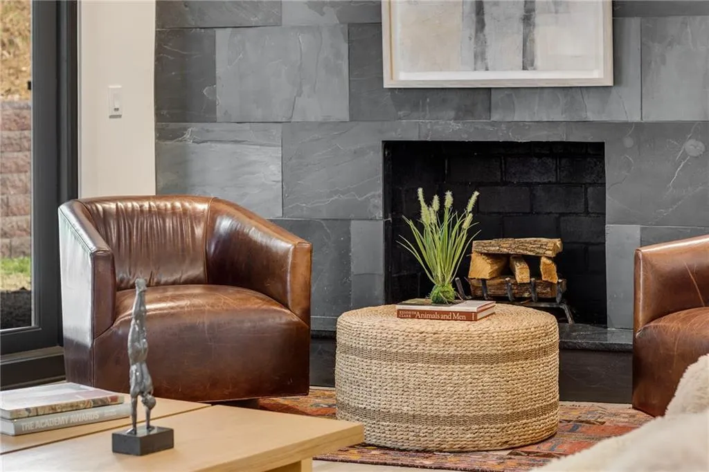 110 Maryeanna Drive, Atlanta, Georgia 30342, 4 Bedrooms Bedrooms, ,3 BathroomsBathrooms,Residential,Sold,110 Maryeanna Drive,7511690