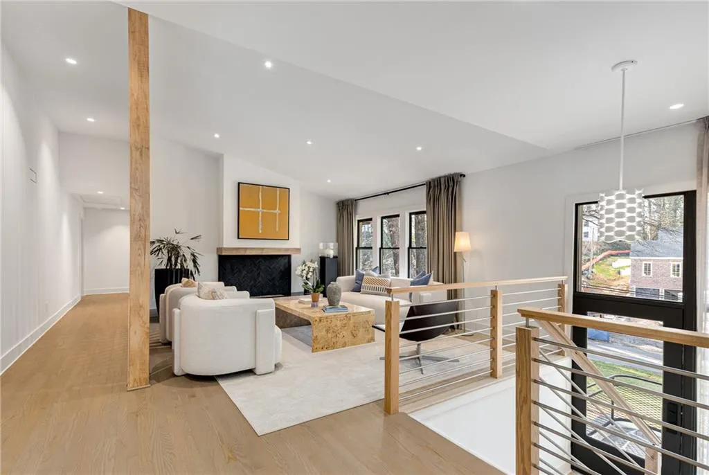 110 Maryeanna Drive, Atlanta, Georgia 30342, 4 Bedrooms Bedrooms, ,3 BathroomsBathrooms,Residential,Sold,110 Maryeanna Drive,7511690