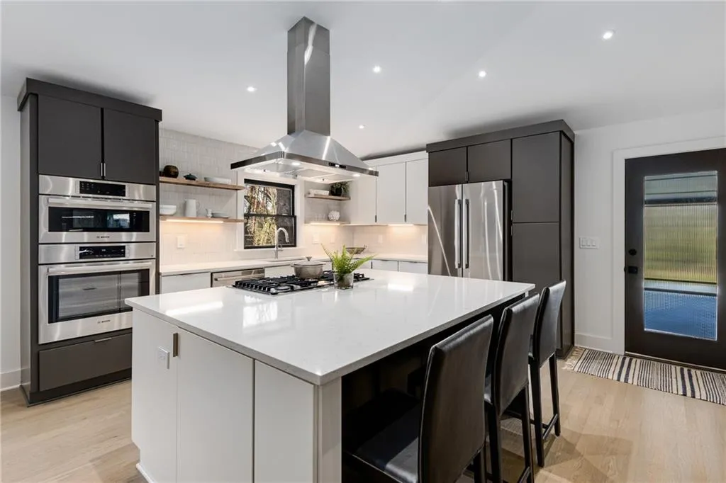 110 Maryeanna Drive, Atlanta, Georgia 30342, 4 Bedrooms Bedrooms, ,3 BathroomsBathrooms,Residential,Sold,110 Maryeanna Drive,7511690