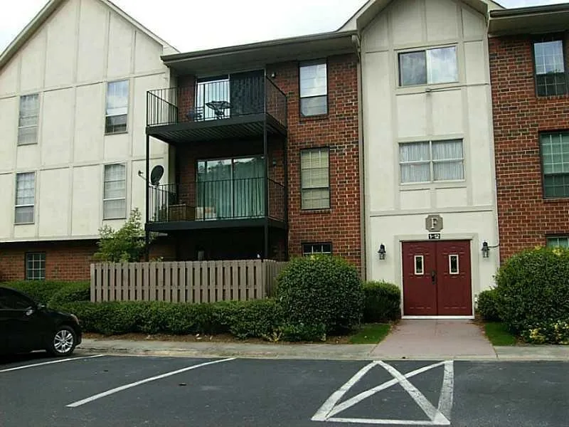 6851 Roswell Road Ne Unit F1, Atlanta, Georgia 30328, 2 Bedrooms Bedrooms, ,2 BathroomsBathrooms,Residential,Sold,6851 Roswell Road Ne Unit F1,5931903