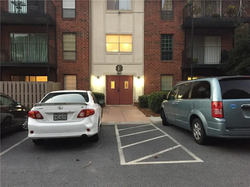 6851 Roswell Road Ne Unit F1, Atlanta, Georgia 30328, 2 Bedrooms Bedrooms, ,2 BathroomsBathrooms,Residential,Sold,6851 Roswell Road Ne Unit F1,5931903