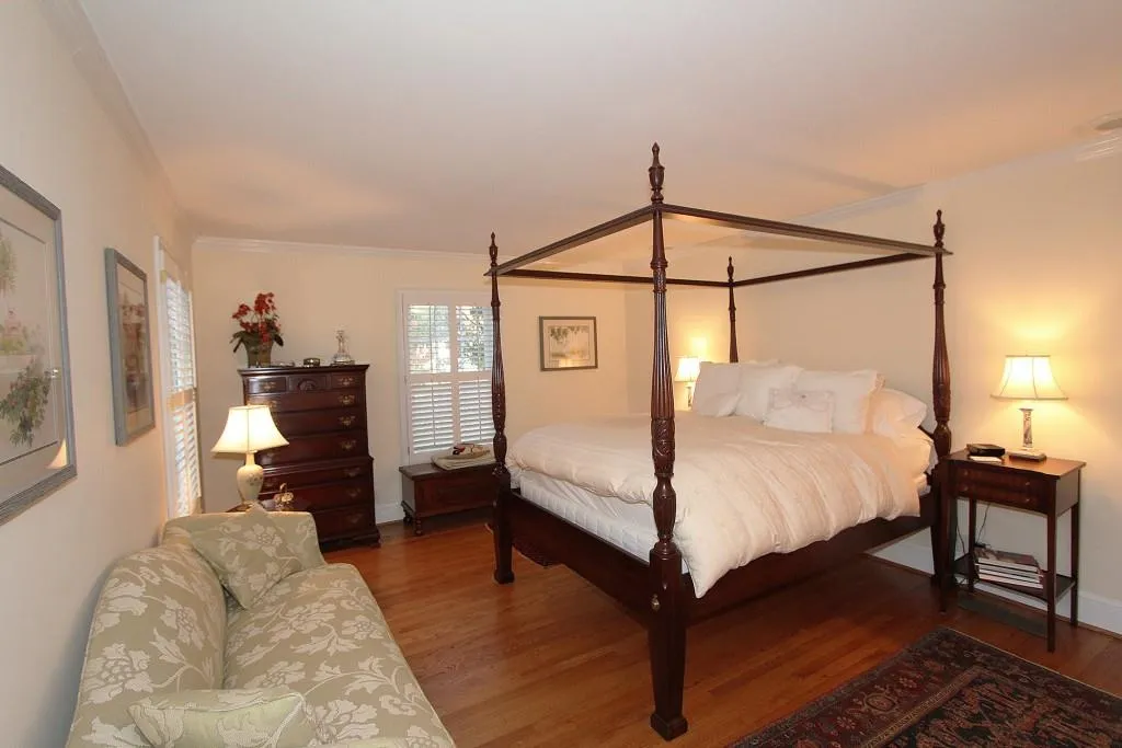 760 Old Creek Trail, Sandy Springs, Georgia 30328, 5 Bedrooms Bedrooms, ,6 BathroomsBathrooms,Residential,Sold,760 Old Creek Trail,5775801