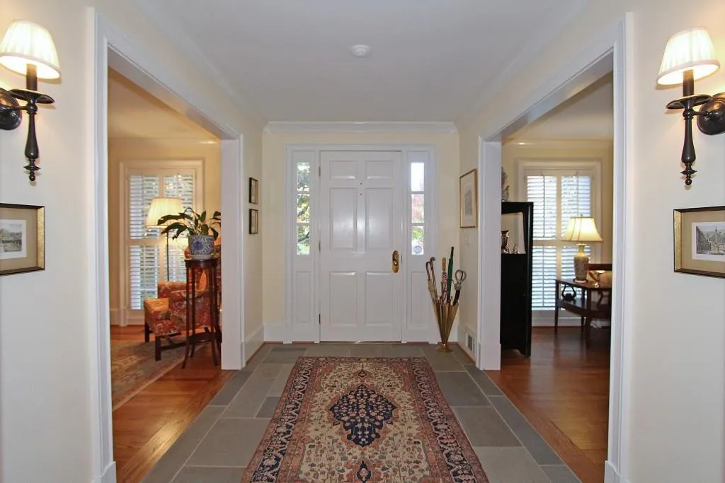 760 Old Creek Trail, Sandy Springs, Georgia 30328, 5 Bedrooms Bedrooms, ,6 BathroomsBathrooms,Residential,Sold,760 Old Creek Trail,5775801