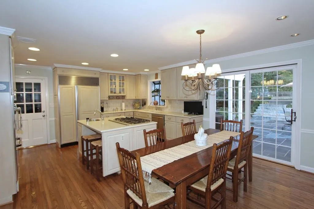 760 Old Creek Trail, Sandy Springs, Georgia 30328, 5 Bedrooms Bedrooms, ,6 BathroomsBathrooms,Residential,Sold,760 Old Creek Trail,5775801