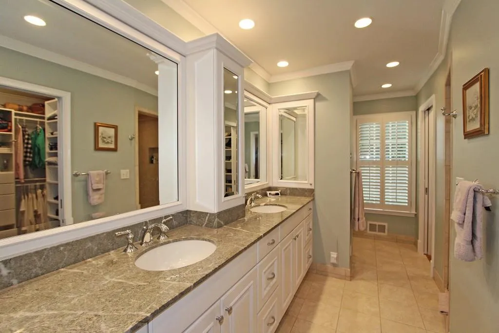 760 Old Creek Trail, Sandy Springs, Georgia 30328, 5 Bedrooms Bedrooms, ,6 BathroomsBathrooms,Residential,Sold,760 Old Creek Trail,5775801