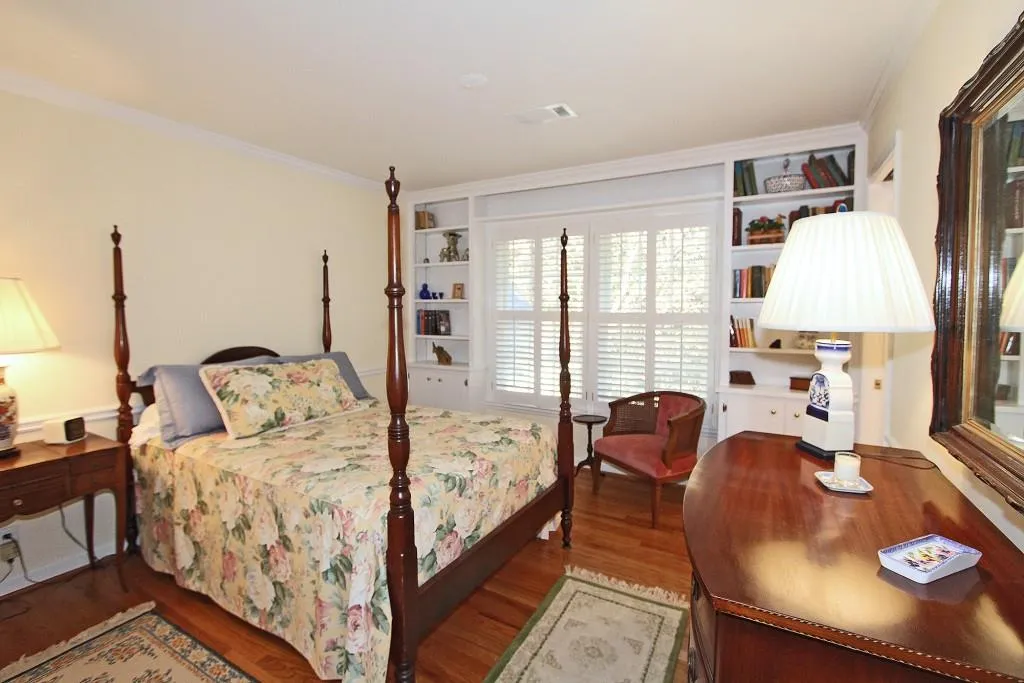 760 Old Creek Trail, Sandy Springs, Georgia 30328, 5 Bedrooms Bedrooms, ,6 BathroomsBathrooms,Residential,Sold,760 Old Creek Trail,5775801