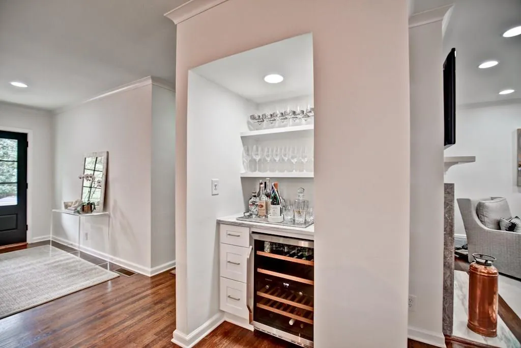 130 E Wesley Road Ne, Atlanta, Georgia 30305, 3 Bedrooms Bedrooms, ,2 BathroomsBathrooms,Residential,Sold,130 E Wesley Road Ne,5770593