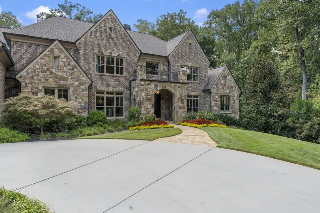 439 Tara Trail, Sandy Springs, Georgia 30327, 8 Bedrooms Bedrooms, ,9 BathroomsBathrooms,Residential,For Sale,439 Tara Trail,7736187