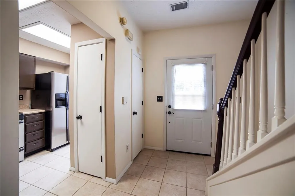 910 Wedgewood Way, Sandy Springs, Georgia 30350, 2 Bedrooms Bedrooms, ,2 BathroomsBathrooms,Residential,Sold,910 Wedgewood Way,5859135