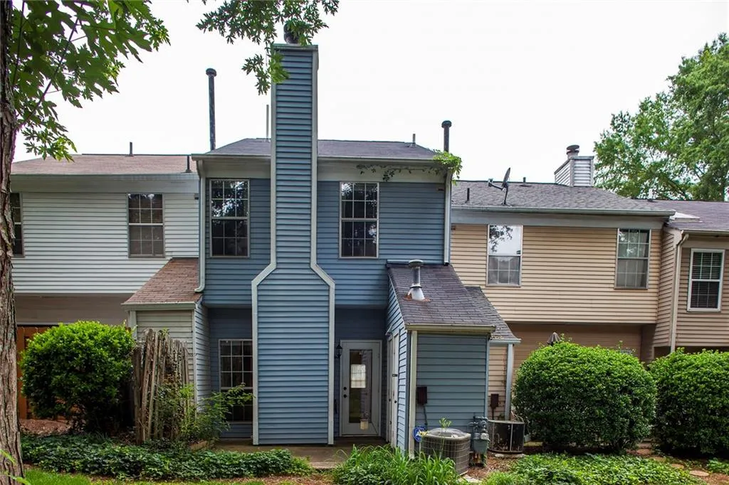 910 Wedgewood Way, Sandy Springs, Georgia 30350, 2 Bedrooms Bedrooms, ,2 BathroomsBathrooms,Residential,Sold,910 Wedgewood Way,5859135