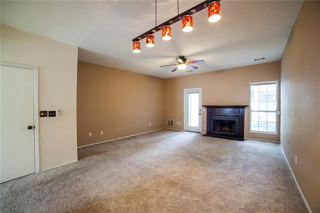 910 Wedgewood Way, Sandy Springs, Georgia 30350, 2 Bedrooms Bedrooms, ,2 BathroomsBathrooms,Residential,Sold,910 Wedgewood Way,5859135