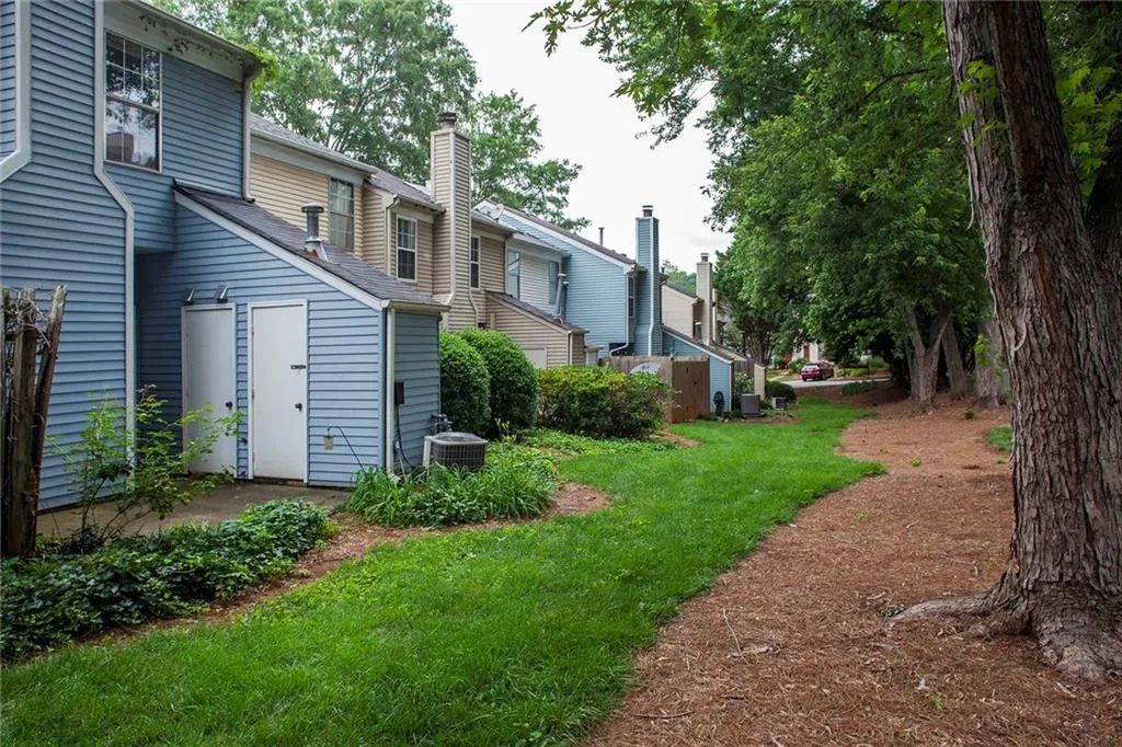 910 Wedgewood Way, Sandy Springs, Georgia 30350, 2 Bedrooms Bedrooms, ,2 BathroomsBathrooms,Residential,Sold,910 Wedgewood Way,5859135