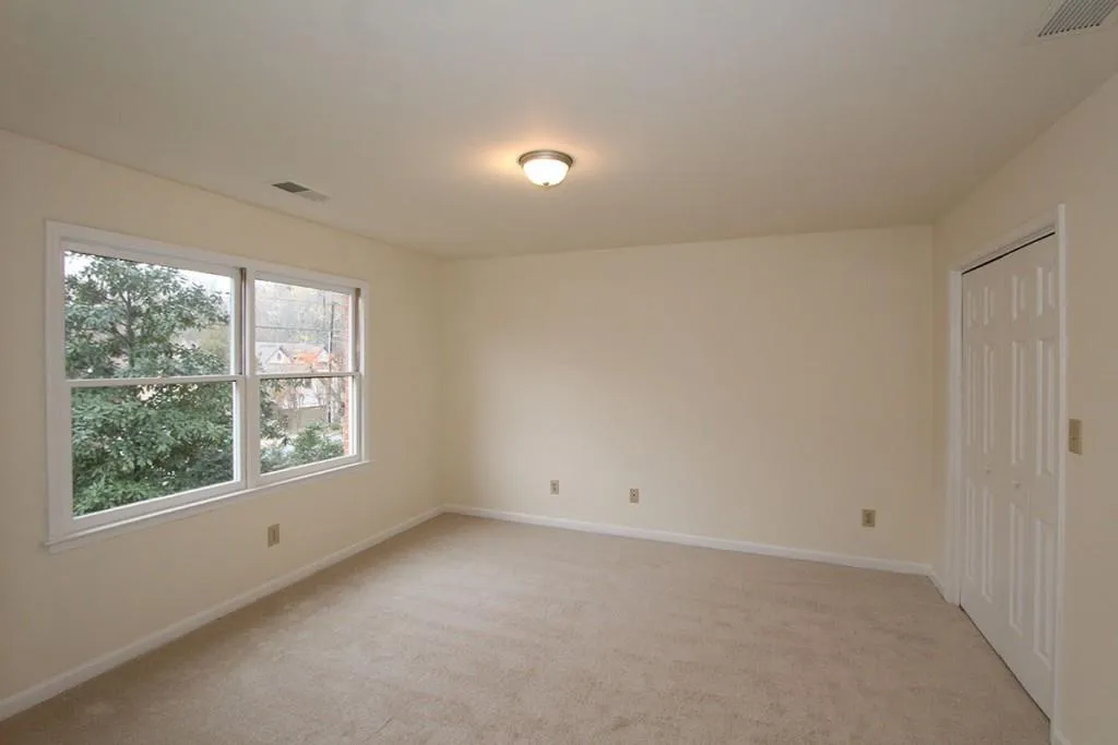100 Grosvenor Place, Sandy Springs, Georgia 30328, 4 Bedrooms Bedrooms, ,2 BathroomsBathrooms,Residential,Sold,100 Grosvenor Place,5623559