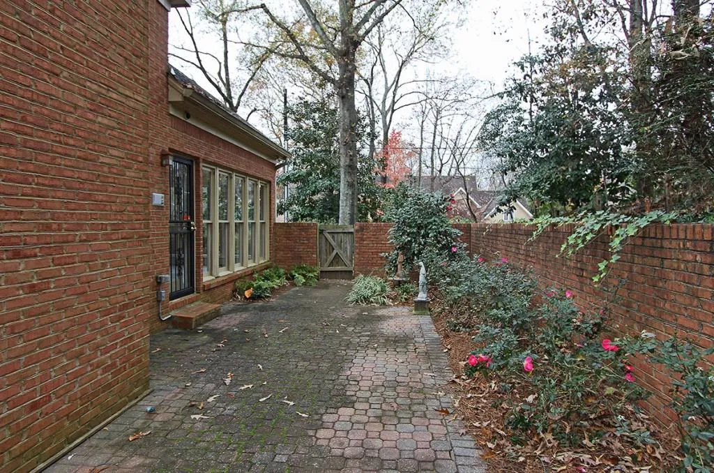 100 Grosvenor Place, Sandy Springs, Georgia 30328, 4 Bedrooms Bedrooms, ,2 BathroomsBathrooms,Residential,Sold,100 Grosvenor Place,5623559