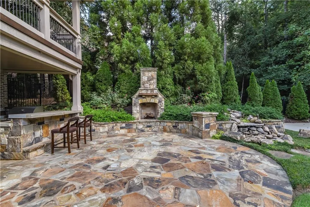 720 Glengate Place, Sandy Springs, Georgia 30328, 6 Bedrooms Bedrooms, ,6 BathroomsBathrooms,Residential,Sold,720 Glengate Place,6097138
