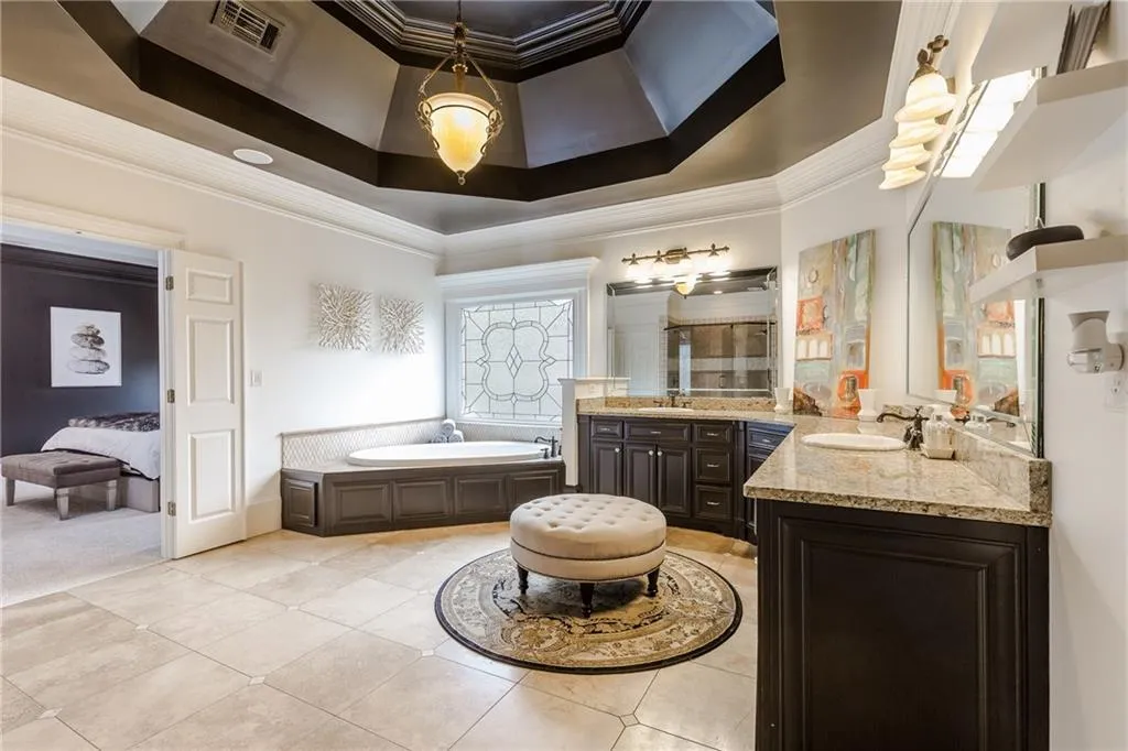 720 Glengate Place, Sandy Springs, Georgia 30328, 6 Bedrooms Bedrooms, ,6 BathroomsBathrooms,Residential,Sold,720 Glengate Place,6097138