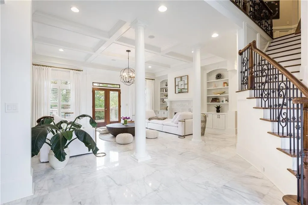720 Glengate Place, Sandy Springs, Georgia 30328, 6 Bedrooms Bedrooms, ,6 BathroomsBathrooms,Residential,Sold,720 Glengate Place,6097138