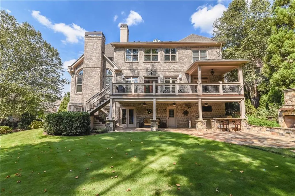 720 Glengate Place, Sandy Springs, Georgia 30328, 6 Bedrooms Bedrooms, ,6 BathroomsBathrooms,Residential,Sold,720 Glengate Place,6097138