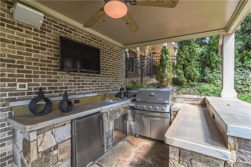 720 Glengate Place, Sandy Springs, Georgia 30328, 6 Bedrooms Bedrooms, ,6 BathroomsBathrooms,Residential,Sold,720 Glengate Place,6097138