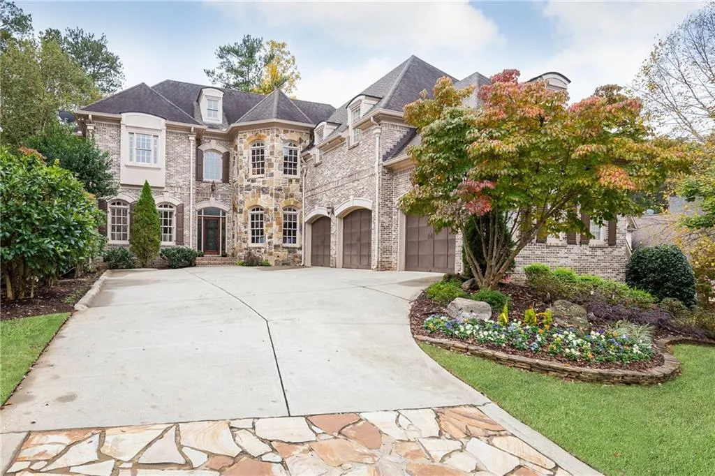 720 Glengate Place, Sandy Springs, Georgia 30328, 6 Bedrooms Bedrooms, ,6 BathroomsBathrooms,Residential,Sold,720 Glengate Place,6097138