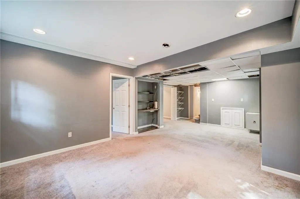 6476 Whispering Trail, Sandy Springs, Georgia 30328, 4 Bedrooms Bedrooms, ,3 BathroomsBathrooms,Residential,Sold,6476 Whispering Trail,7066130