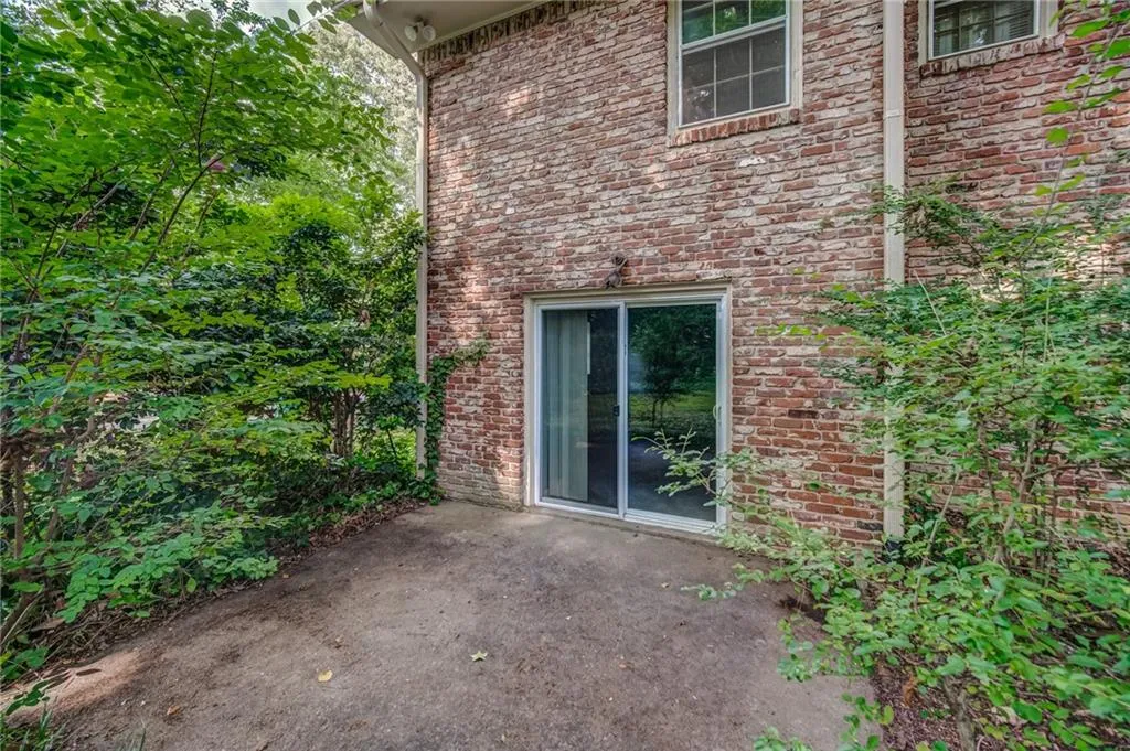 6476 Whispering Trail, Sandy Springs, Georgia 30328, 4 Bedrooms Bedrooms, ,3 BathroomsBathrooms,Residential,Sold,6476 Whispering Trail,7066130