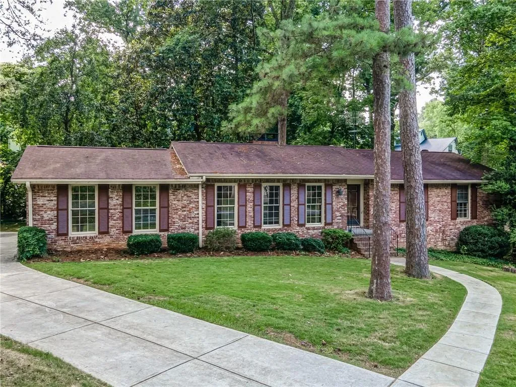 6476 Whispering Trail, Sandy Springs, Georgia 30328, 4 Bedrooms Bedrooms, ,3 BathroomsBathrooms,Residential,Sold,6476 Whispering Trail,7066130
