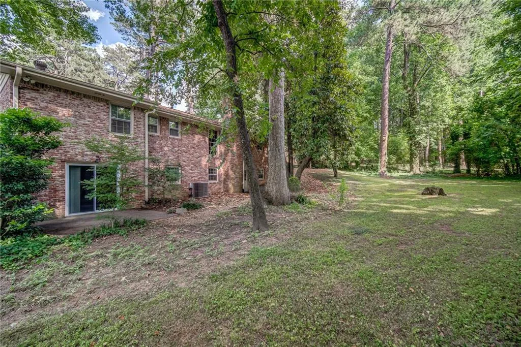 6476 Whispering Trail, Sandy Springs, Georgia 30328, 4 Bedrooms Bedrooms, ,3 BathroomsBathrooms,Residential,Sold,6476 Whispering Trail,7066130