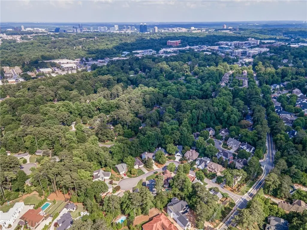 6476 Whispering Trail, Sandy Springs, Georgia 30328, 4 Bedrooms Bedrooms, ,3 BathroomsBathrooms,Residential,Sold,6476 Whispering Trail,7066130