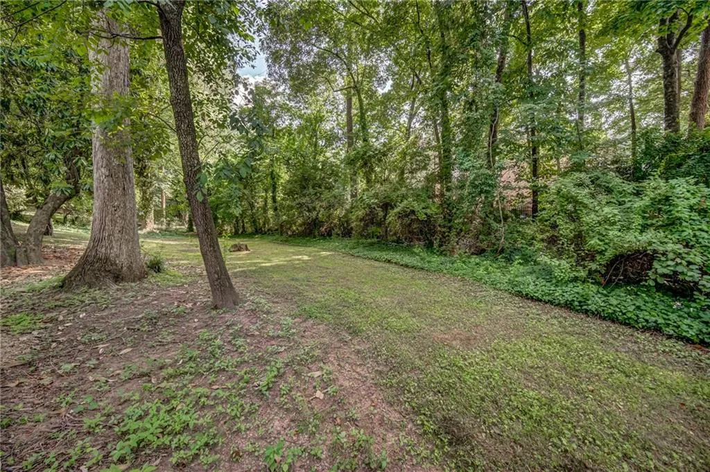 6476 Whispering Trail, Sandy Springs, Georgia 30328, 4 Bedrooms Bedrooms, ,3 BathroomsBathrooms,Residential,Sold,6476 Whispering Trail,7066130