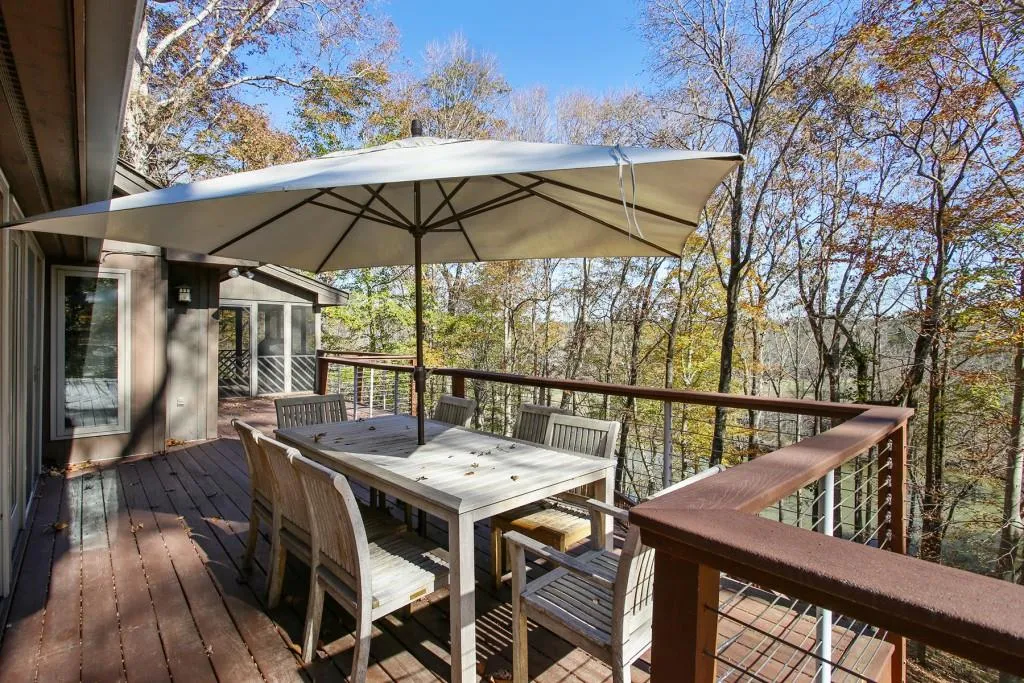 145 Habersham Waters Court, Sandy Springs, Georgia 30350, 4 Bedrooms Bedrooms, ,3 BathroomsBathrooms,Residential,Sold,145 Habersham Waters Court,6811190