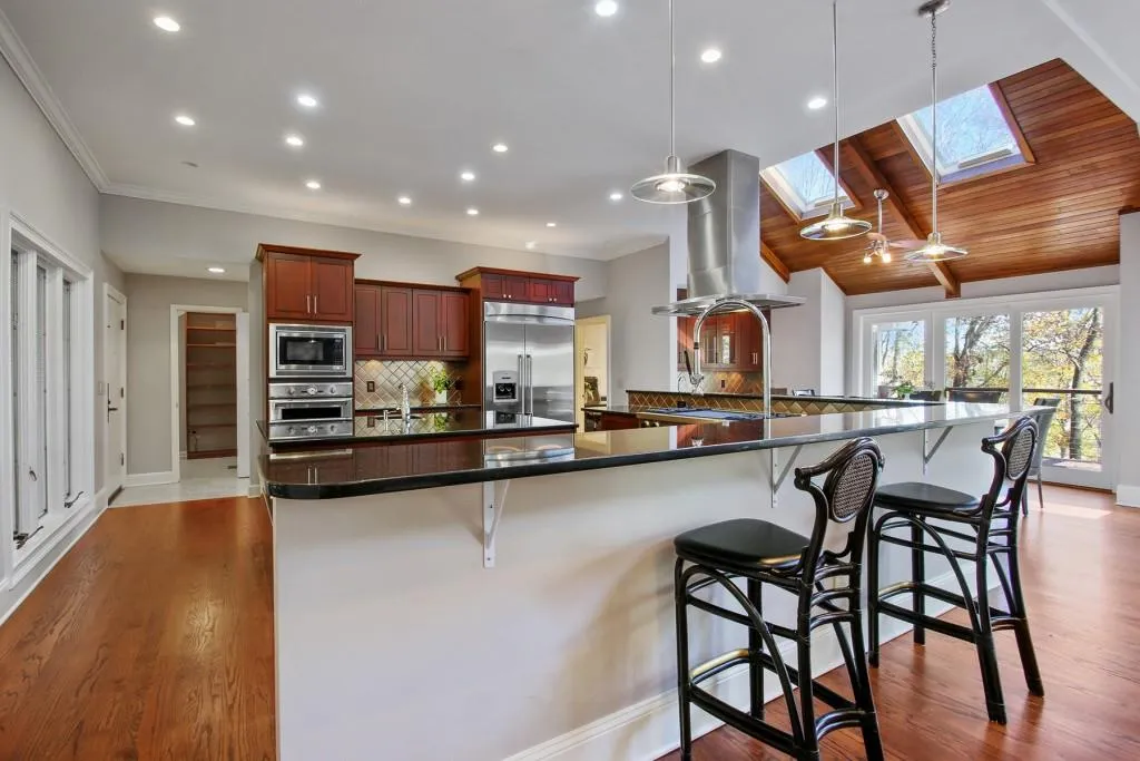 145 Habersham Waters Court, Sandy Springs, Georgia 30350, 4 Bedrooms Bedrooms, ,3 BathroomsBathrooms,Residential,Sold,145 Habersham Waters Court,6811190