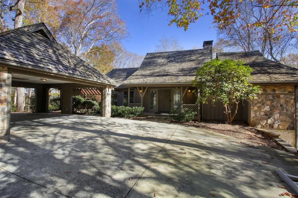 145 Habersham Waters Court, Sandy Springs, Georgia 30350, 4 Bedrooms Bedrooms, ,3 BathroomsBathrooms,Residential,Sold,145 Habersham Waters Court,6811190