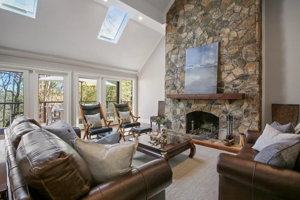 145 Habersham Waters Court, Sandy Springs, Georgia 30350, 4 Bedrooms Bedrooms, ,3 BathroomsBathrooms,Residential,Sold,145 Habersham Waters Court,6811190