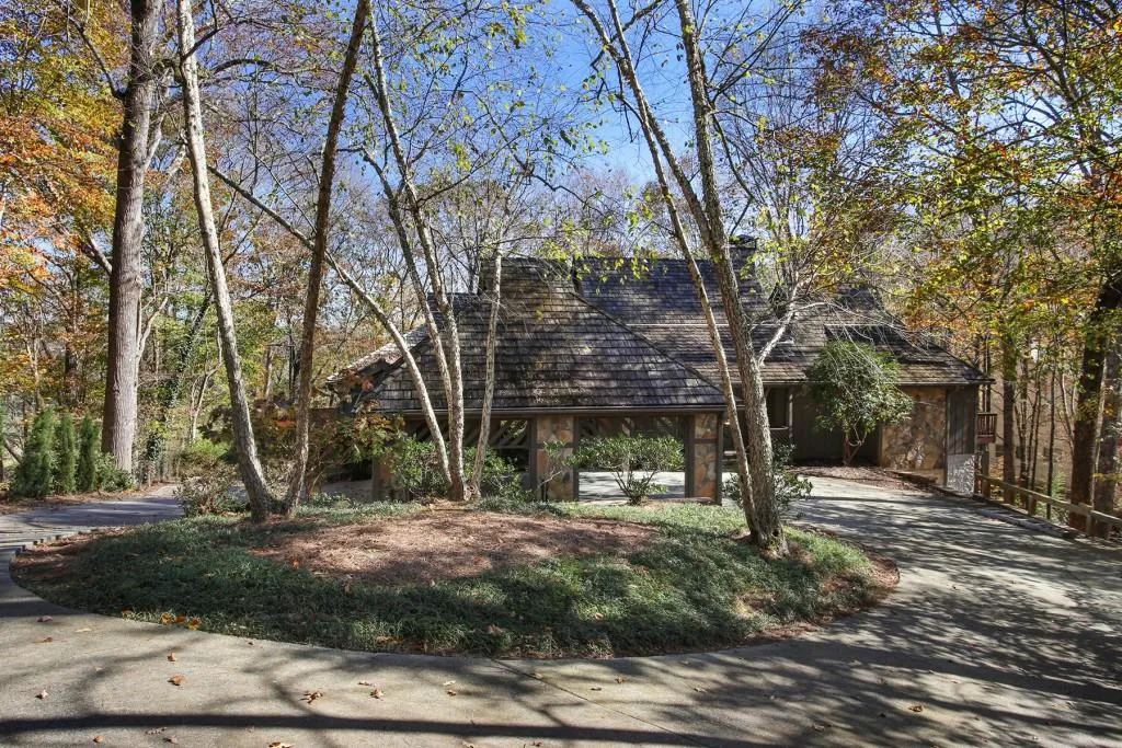 145 Habersham Waters Court, Sandy Springs, Georgia 30350, 4 Bedrooms Bedrooms, ,3 BathroomsBathrooms,Residential,Sold,145 Habersham Waters Court,6811190