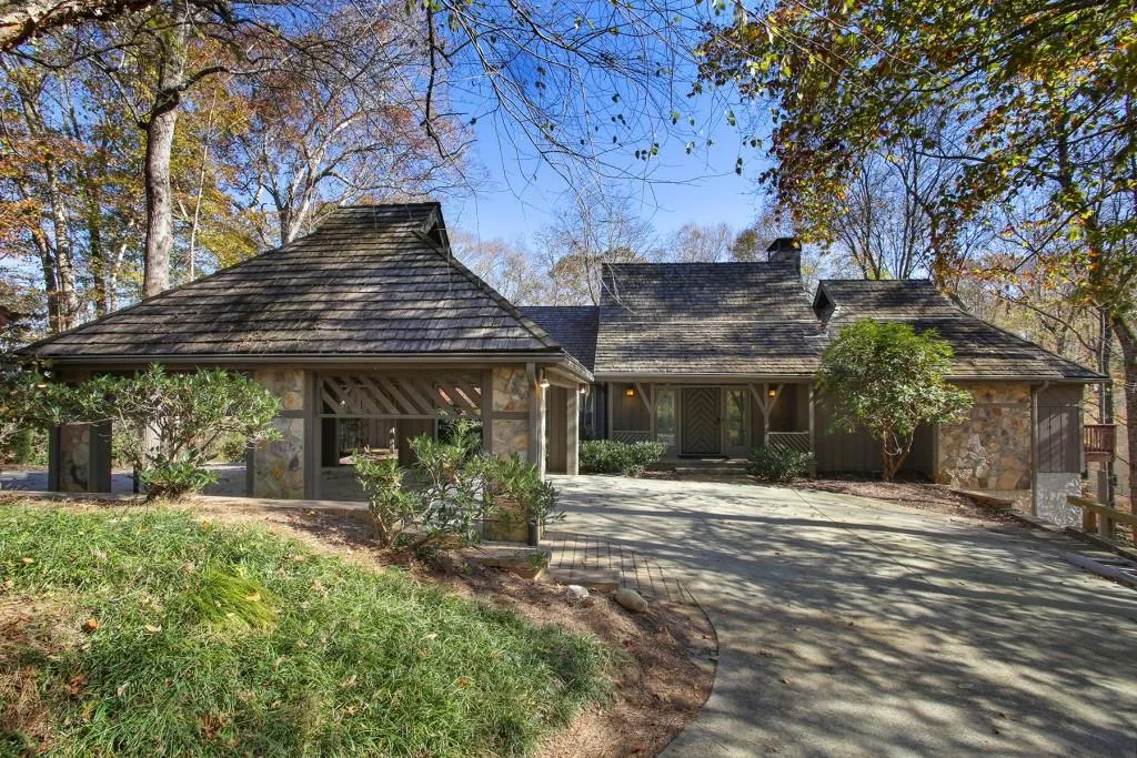 145 Habersham Waters Court, Sandy Springs, Georgia 30350, 4 Bedrooms Bedrooms, ,3 BathroomsBathrooms,Residential,Sold,145 Habersham Waters Court,6811190